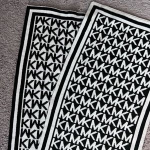 MICHAEL Michael Kors scarf black and white EUC